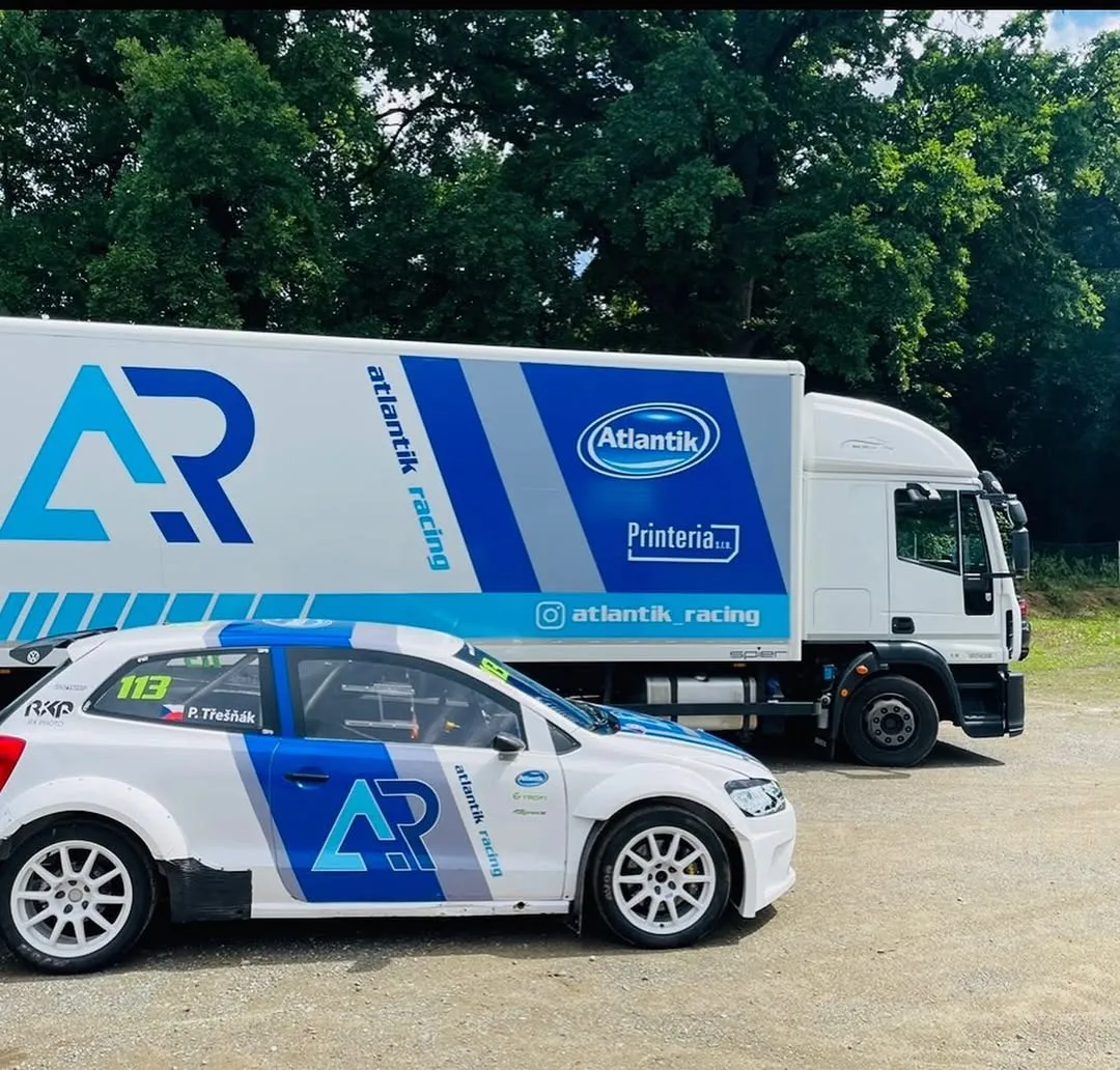 5 tipů pro perfektní samolepky na automobily: Jak zajistit dlouhodobou kvalitu